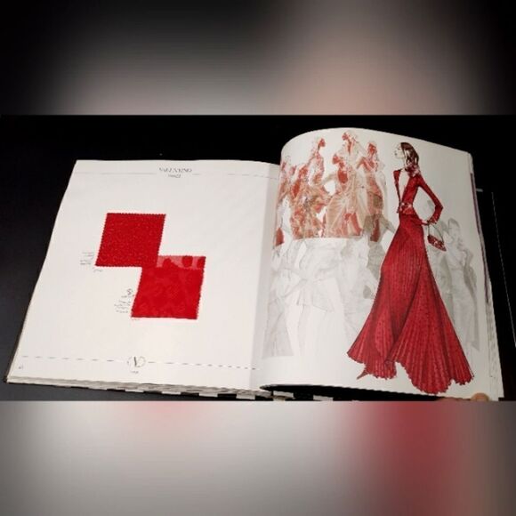 Valentino Atelier 2001- 2002 Fashion Book Catalog - Picture 8 of 16